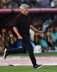  罗马客场不敌萨索洛穆里尼奥赛后直言阵容短板  