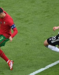  朗斯铁卫乌龙球葬送关键战役  