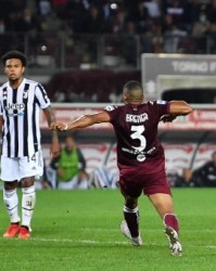  都灵德比战上演进球大战尤文图斯惊险扳平比分