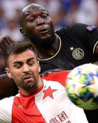  尤文图斯防线送礼不断遭弱旅逼平丢榜首  