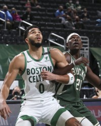  凯尔特人逆转雄鹿锁定东部决赛席位  