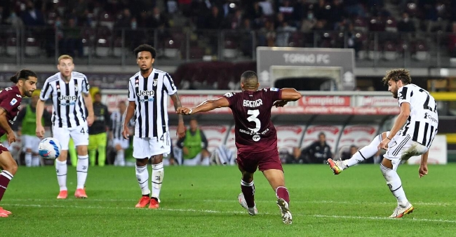  都灵德比战上演进球大战尤文图斯惊险扳平比分