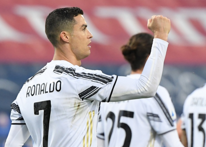  尤文图斯客场艰难逼平那不勒斯缩小分差  